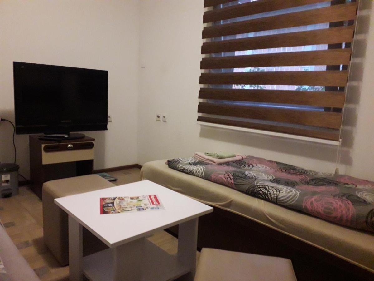 Hostel Topic 巴尼西卢卡 外观 照片