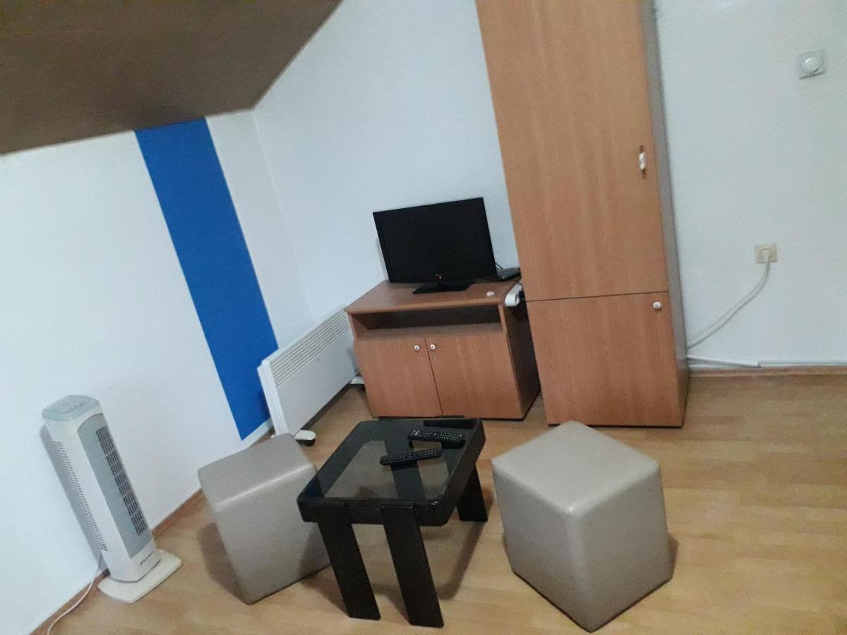 Hostel Topic 巴尼西卢卡 外观 照片