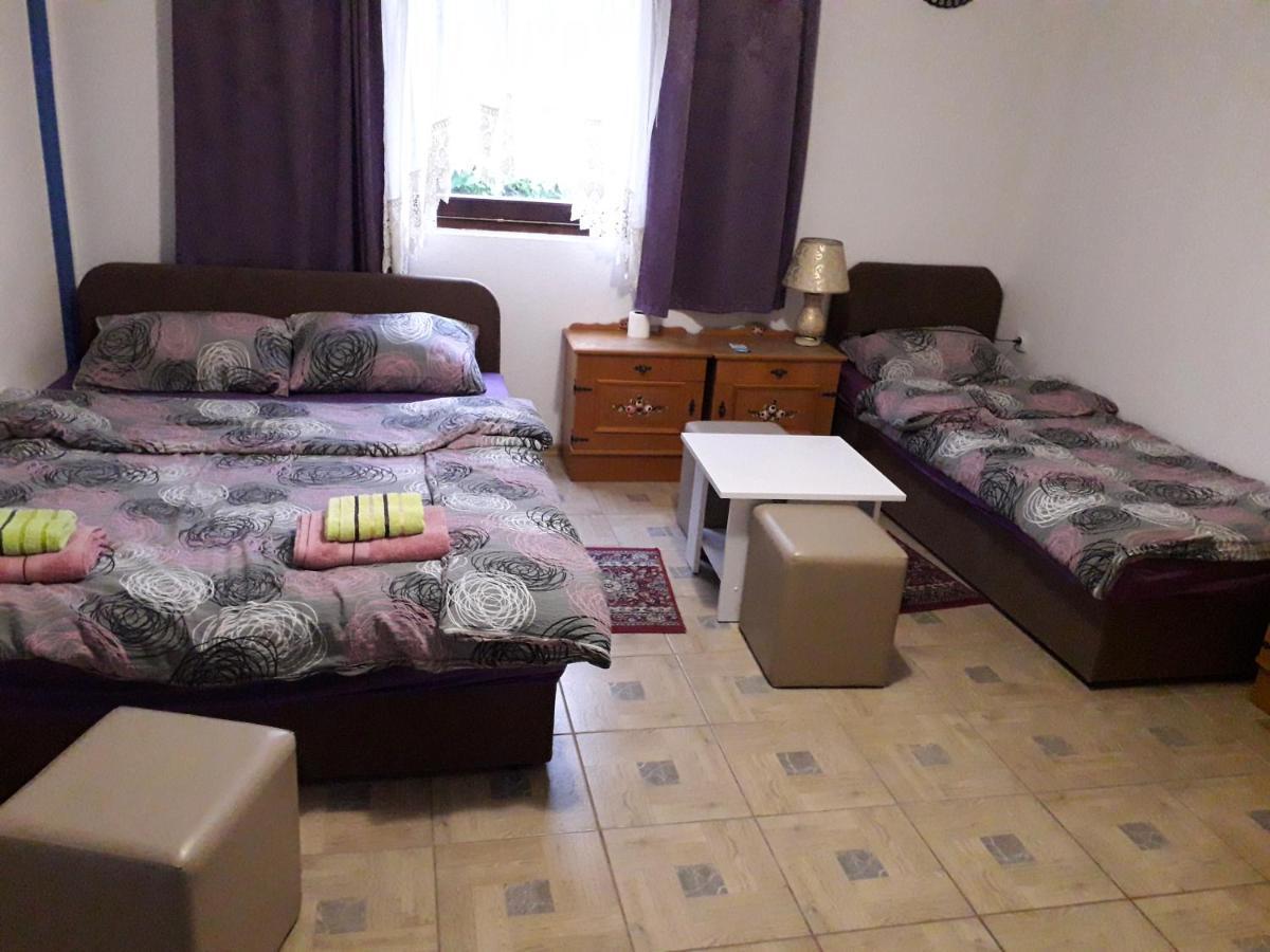 Hostel Topic 巴尼西卢卡 外观 照片