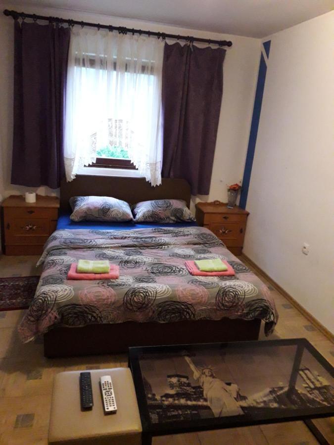 Hostel Topic 巴尼西卢卡 外观 照片