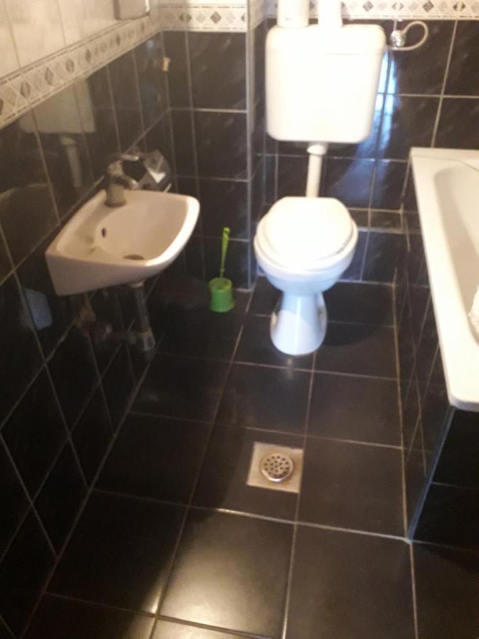 Hostel Topic 巴尼西卢卡 外观 照片