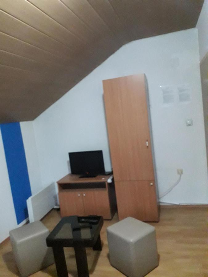 Hostel Topic 巴尼西卢卡 外观 照片