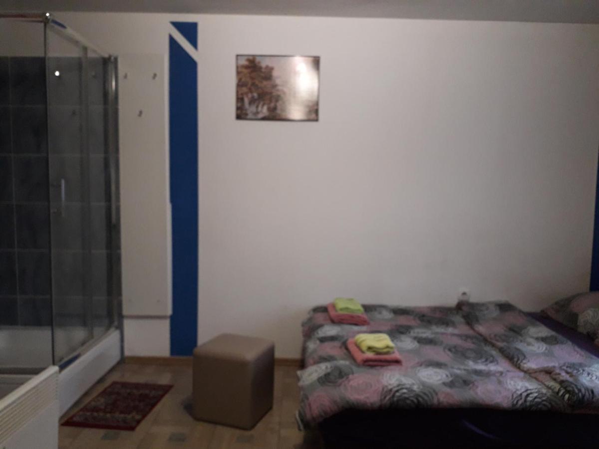 Hostel Topic 巴尼西卢卡 外观 照片