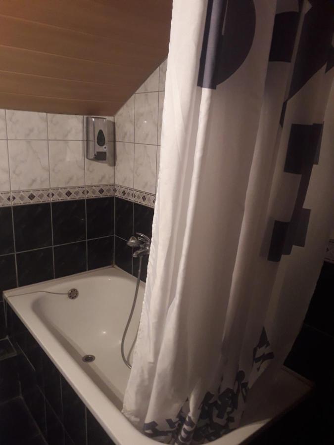 Hostel Topic 巴尼西卢卡 外观 照片
