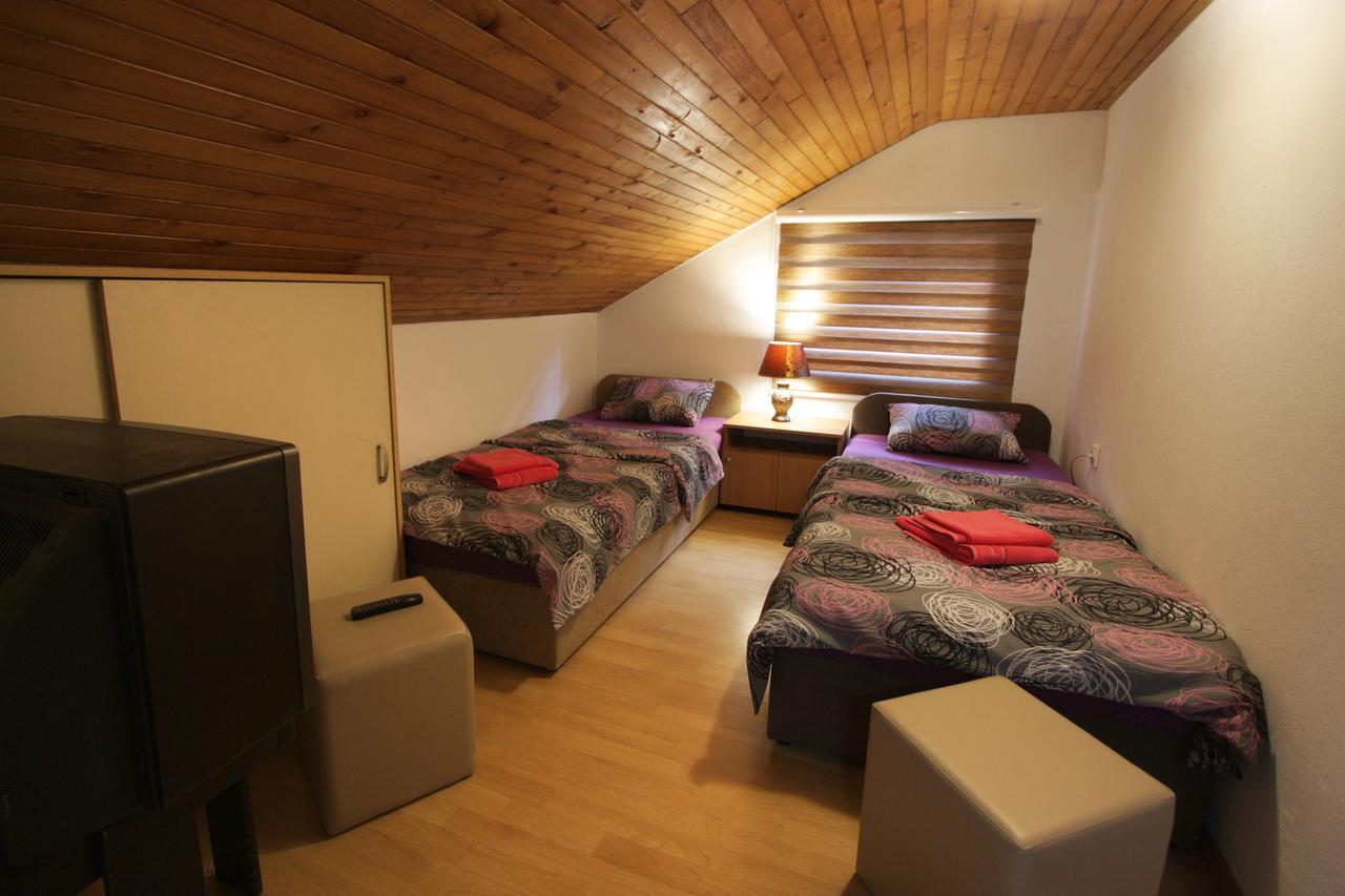 Hostel Topic 巴尼西卢卡 外观 照片